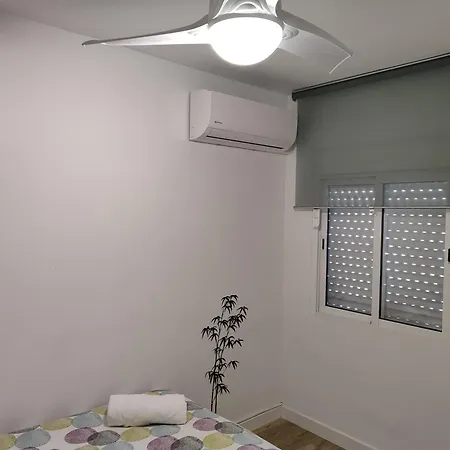 Apartment 300 Metros De La Playa Malaga